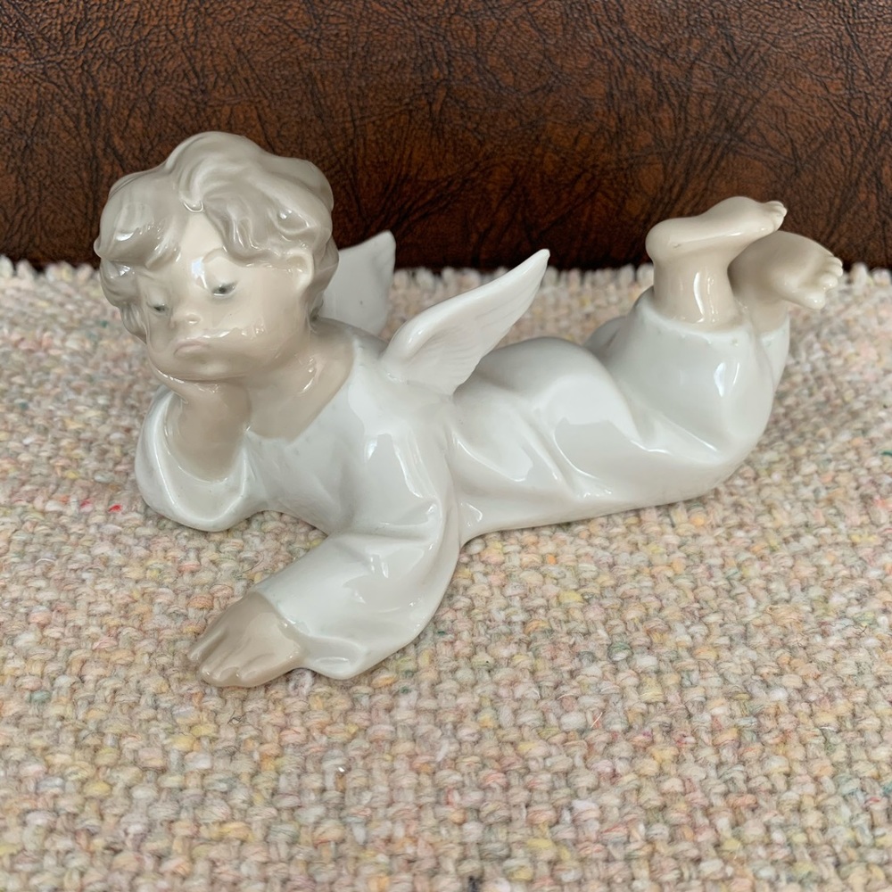 Llardo figurine